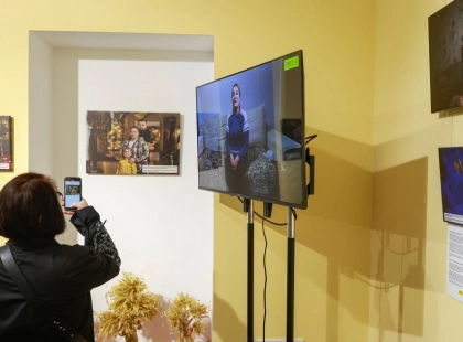 «Оглушлива тиша»: у Вишгороді відкрили фотовиставку про українських військовополонених