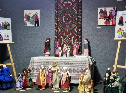 «Таїна української ляльки»: у Києві відкрили виставку, що зберігає історію поколінь