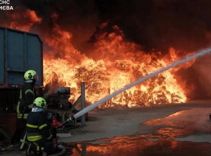Пожежа в Голосієвському районі: що зараз відбувається на місці