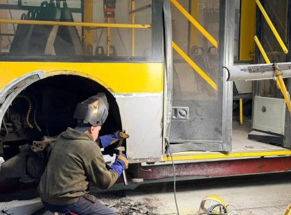 Київ “просів” у транспорті: до 20% автобусів і вагонів зняли з маршрутів