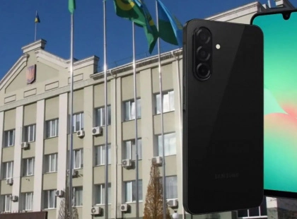 Смартфони для фронту: Ірпінь закупив 100 гаджетів майже на мільйон