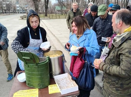 200 гарячих обідів щодня: підсумки зимового соціального патрулювання Києва