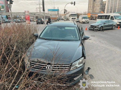 ДТП у Вишневому: авто вилетіло на тротуар і збило жінку