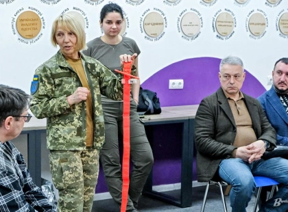 У Києві медики ЗСУ навчили комунальників рятувати життя: як пройшов тренінг