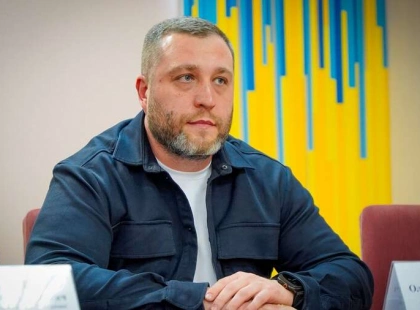 Дах не накрили, люди чекають: що відбувається з будинком на Теліги