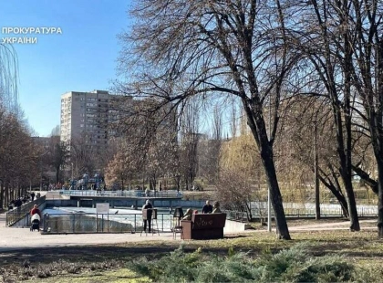 У Києві судитимуть посадовця за переплату 670 тисяч гривень на ремонті парку «Орлятко»
