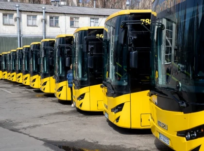 У Києві на маршрути вийшли ще 20 нових автобусів: які напрямки оновили