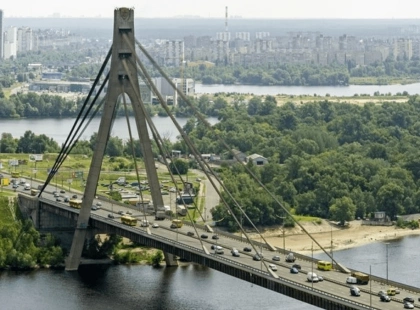 У Києві на 5 місяців обмежать рух мостом через Десенку