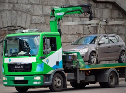У Києві подорожчає евакуація авто: нові тарифи з 15 квітня