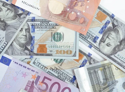 Курс валют у Києві 7 квітня: де вигідно купити та продати долар і євро