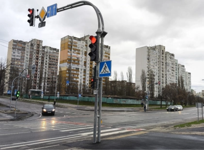 У Дніпровському районі Києва запрацював новий світлофор: як зміниться рух