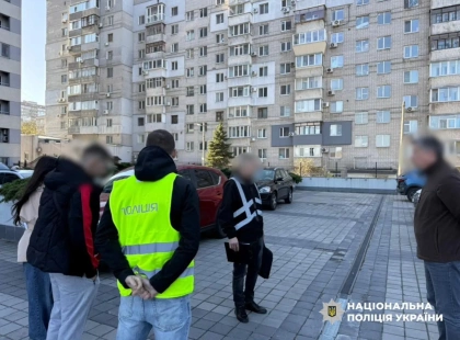 Фіктивні гастролі для виїзду за кордон: у Києві викрили схему з “музичними турами”