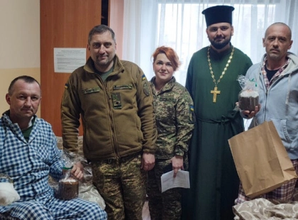 Гвардійці 27 полку перед Великоднем відвідали поранених побратимів: як підтримують військових