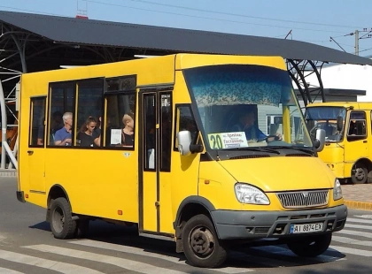 Маршрутка чи авто: мешканці передмістя Києва рахують витрати по-новому