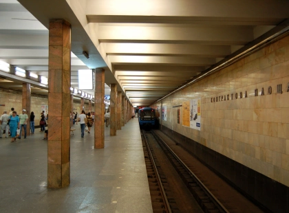 Гучне затримання в метро Києва - чоловіка винесли зі станції під крики пасажирів