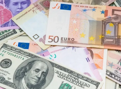 Долар і євро знову дорожчають: що відбувається з курсом у Києві