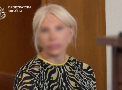 У Києві посадовицю освіти засудили до 7 років за переплати на стільцях і овочерізках