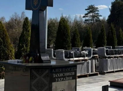 Алея Пам’яті в Ірпені: слідство заявляє про мільйонні переплати за пам’ятники
