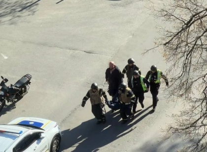 Стрілянина в Голосіївському районі: нападник забарикадувався в супермаркеті, серед поранених - дитина