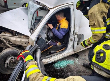 ДТП у Вишневому: рятувальники деблокували водія після зіткнення двох авто