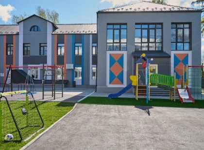 У Гостомелі відкрили відновлену школу, зруйновану у 2022 році: як вона виглядає тепер