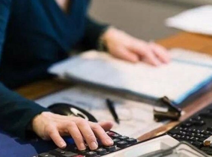 У Києві викрили бухгалтерку, яка роками оформлювала фіктивні відрядження і вивела мільйони гривень