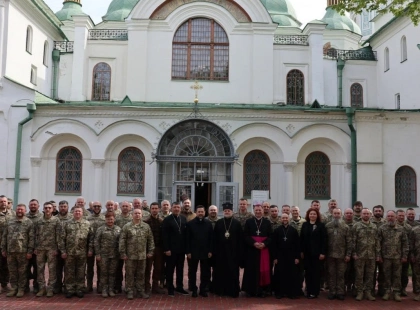 У Києві в Софії Київській вшанували новий випуск військових капеланів