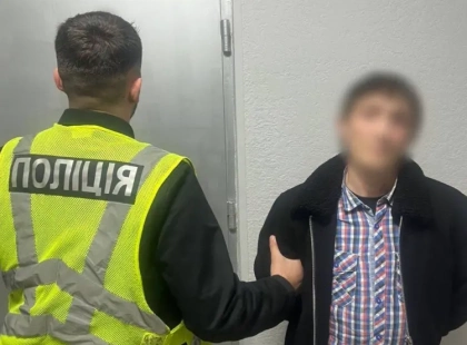 Попросив закурити й напав: на проспекті Науки пограбували киянина