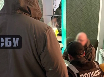 У Києві судитимуть шахраїв за «лазерну зброю»: військового ошукали на 3,2 млн грн