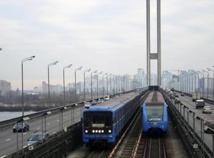 Міст Метро у Києві готують до реставрації