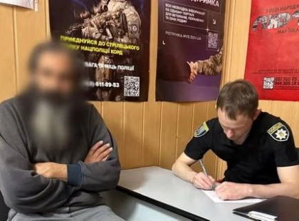 Оголений чоловік на Хрещатику в Києві: що відомо про інцидент у центрі столиці
