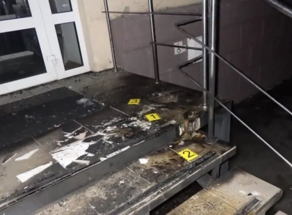 У Києві судитимуть 21-річного чоловіка за підпал банку на замовлення псевдоправоохоронців