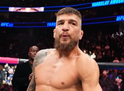 Боєць з Київщини Ярослав Амосов здобув другу перемогу в UFC та ефектно відсвяткував успіх