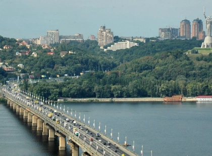 На мосту Патона частково обмежать рух: у Києві стартують термінові ремонтні роботи