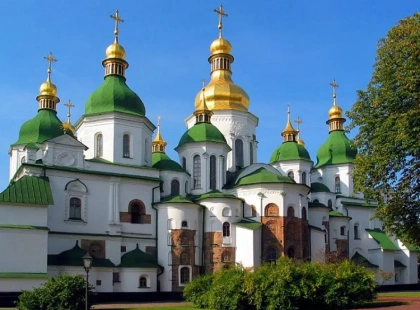 У «Софії Київській» з’явилася Алея київських князівен: перше дерево присвятили Угорщині