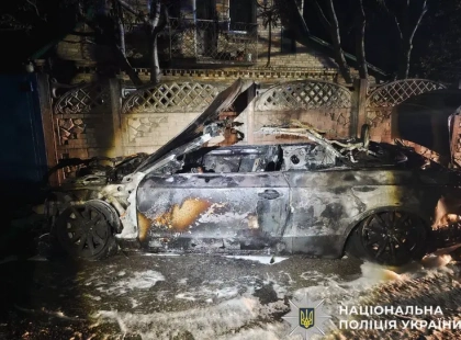 На Київщині чоловік підпалив Audi через конфлікт: авто повністю згоріло