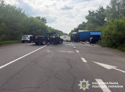 Смертельна аварія під Києвом: авто виїхало на зустрічну смугу