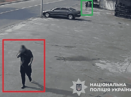 У Києві засудили грабіжника, який зірвав золотий ланцюжок з пенсіонера