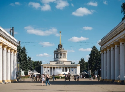 На ВДНГ у Києві стартує літній сезон 2026: інсталяції, концерти та нові простори