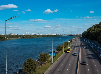 У Києві частково обмежать рух Набережним шосе 3 та 4 червня: де триватиме ремонт
