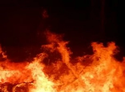На Київщині спалахнула масштабна пожежа після серії вибухів