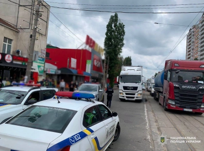 У Києві вантажівка на смерть збила 82-річну жінку: деталі ДТП