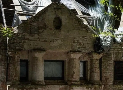 У центрі Києва прокуратура вимагає відновити занедбану історичну садибу