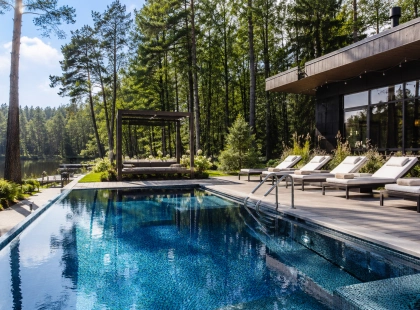 Втеча від спеки: 6 заміських комплексів під Києвом із басейнами, SPA та дикою природою (ціни та локації)