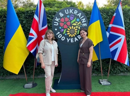Учителька з Київщини відвідала прийом до дня народження короля Чарльза III в резиденції посла Британії