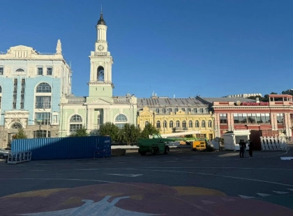 На Контрактовій площі в Києві повністю демонтували колесо огляду після судів і скандалів