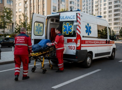 «Очікуйте на відбій»: у Києві пораненому під обстрілом порадили чекати закінчення тривоги — деталі скандалу