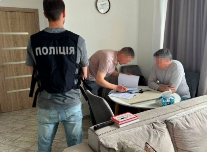 «Музичні гастролі» для втечі: ексочільнику Мінкульту оголосили підозру за вивезення чоловіків за кордон