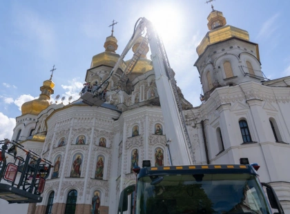 ООН передала матеріали для відновлення Лаври, музею Чорнобиля та кіностудії Довженка після обстрілів