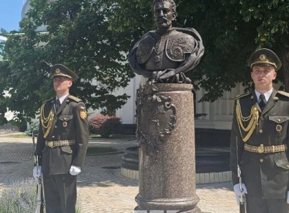 У Києво-Печерській лаврі відкрили погруддя Івана Мазепи: Зеленський запропонував встановити йому пам'ятник у центрі Києва